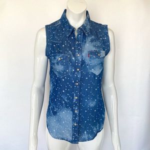 Levi'sSleeveless Denim Snap Shirt with Stars